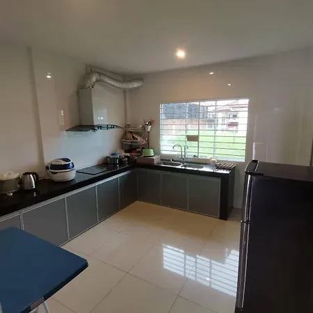 Ting Bintulu Homestay Exterior photo